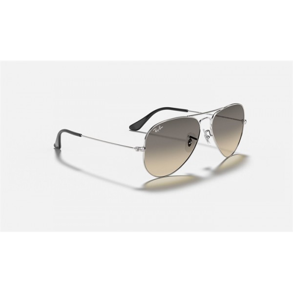 Ray Ban Aviator Gradient RB3025 Sunglasses Light Gray Gradient Silver